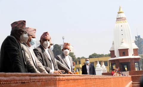 काठमाडौँको रत्नपार्कमा रहेको ऐतिहासिक रानी पोखरी पुनःनिर्माण सम्पन्नपछि बुधबार उद्घाटन कार्यक्रममा सहभागी उपप्रधानमन्त्री ईश्वर पोखरेल, परराष्ट्रमन्त्री प्रदीप ज्ञवालीलगायत ।  तस्बिर रासस