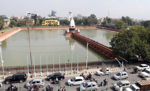 विसं. २०७२ को भूकम्पबाट क्षतिग्रष्ट काठमाडौँको रत्नपार्कमा रहेको ऐतिहासिक रानी पोखरी पुनः निर्माण सम्पन्न पछि । रासस